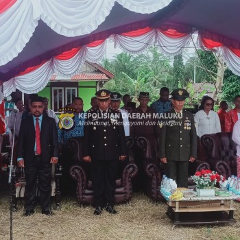 Kapolsek Kairatu Hadiri Upacara Pengibaran Bendera Peringatan Hari Ulang Tahun Ke 79 Kemerdekaan Republik Indonesia