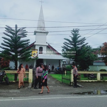 Patroli Dialogis Polsek Kairatu, Beri Pengamanan Ibadah Minggu