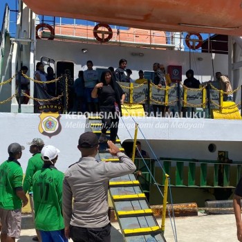 KPPP Polsek Wetar Optimalkan Pengamanan Embarkasi dan Debarkasi di Pelabuhan Laut Ilwaki