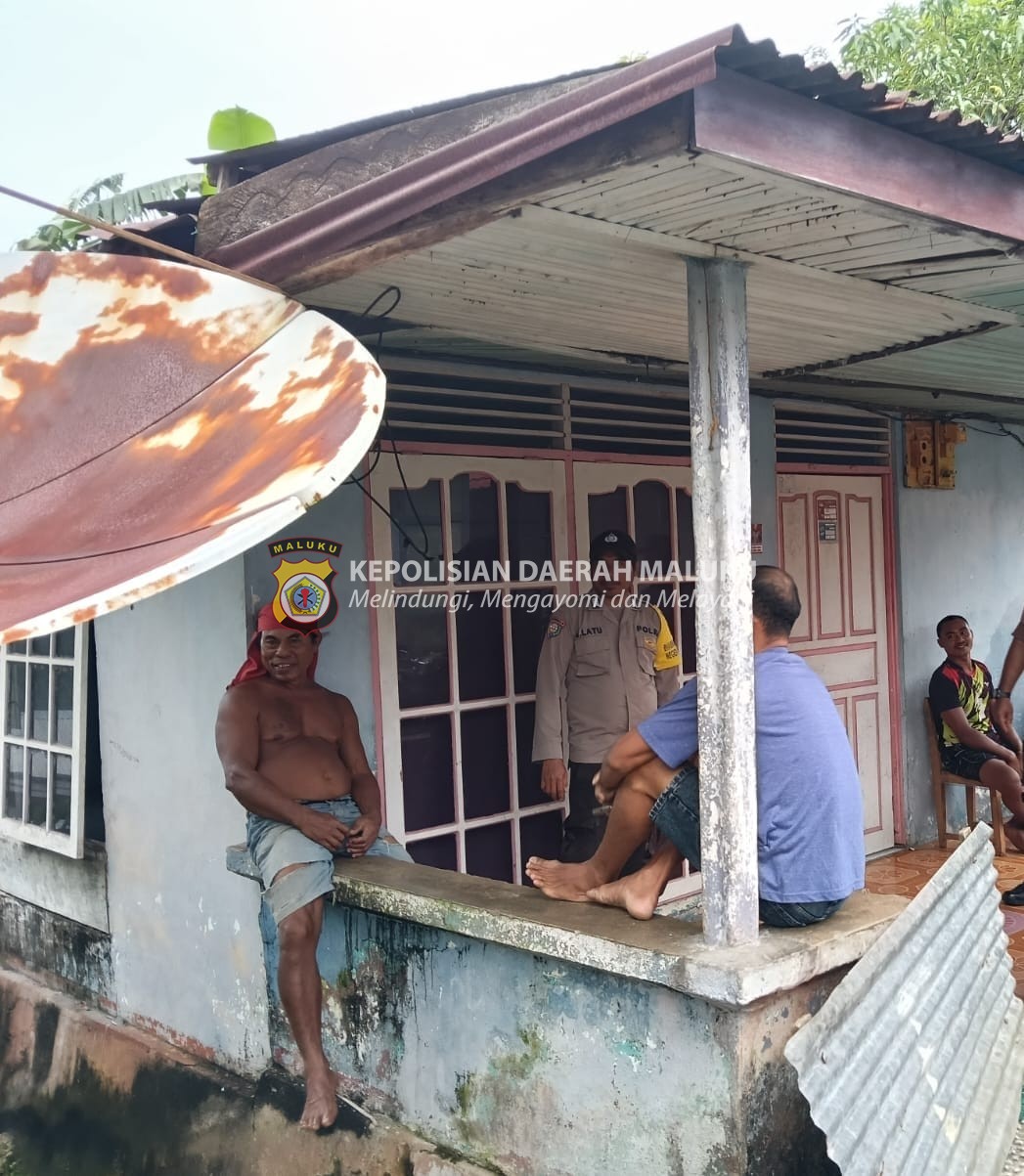 Bhabinkamtibmas Negeri Nalahia Laksanakan Sambang dan Berikan Himbauan Kamtibmas kepada Warga