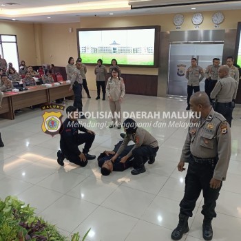 Polda Maluku Latih Personel Pengamanan Paslon Gubernur & Wakil Gubernur