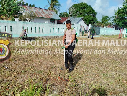 Hadir ikuti Karya Bakti, Polsek Selaru bersinergi dengan Koramil dan Instansi terkait