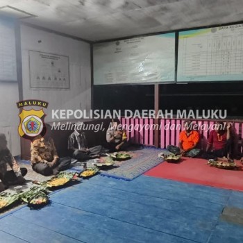 Giat duduk bacarita Khamtibmas di Ohoi Ohoinangan atas Kec Kei Besar Kab Malra