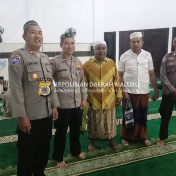 Laksanakan Kegiatan Cooling System, Sat Binmas Polres Malteng Sampaikan Himbauan Usai Sholat Subuh Berjamaah