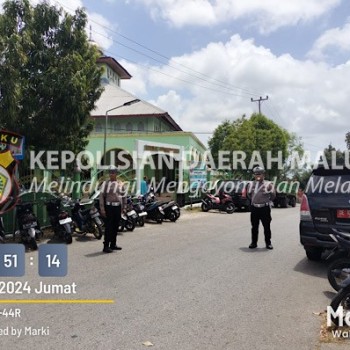 Tingkatkan keamanan, Sat Lantas Polres Kepualauan Tanimbar pastikan Sholat Jumat berjalan lancar