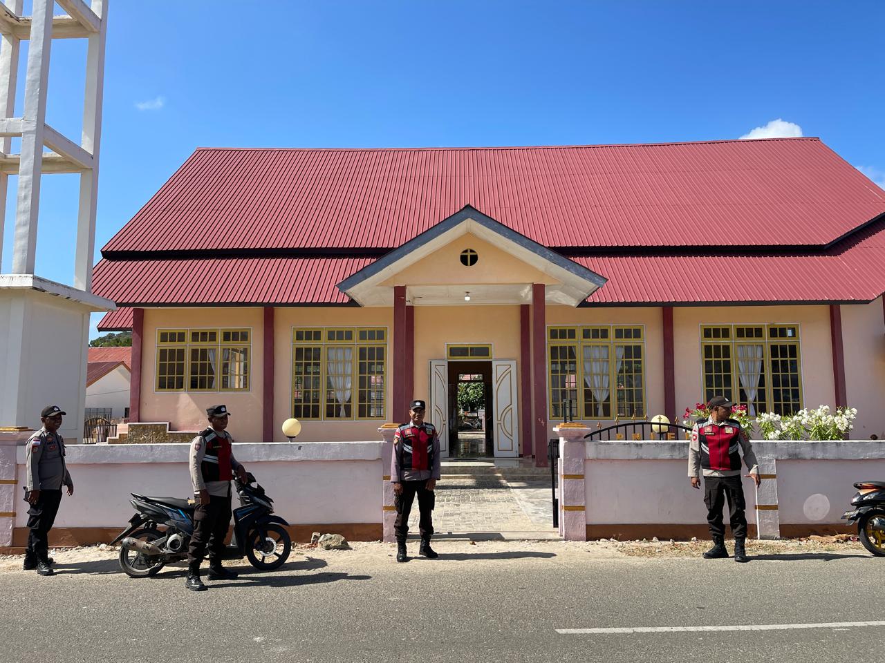 Polsek Serwaru Insentifkan Pelayanan Kepolisian Dalam Kegiatan Ibadah Umat Nasrani