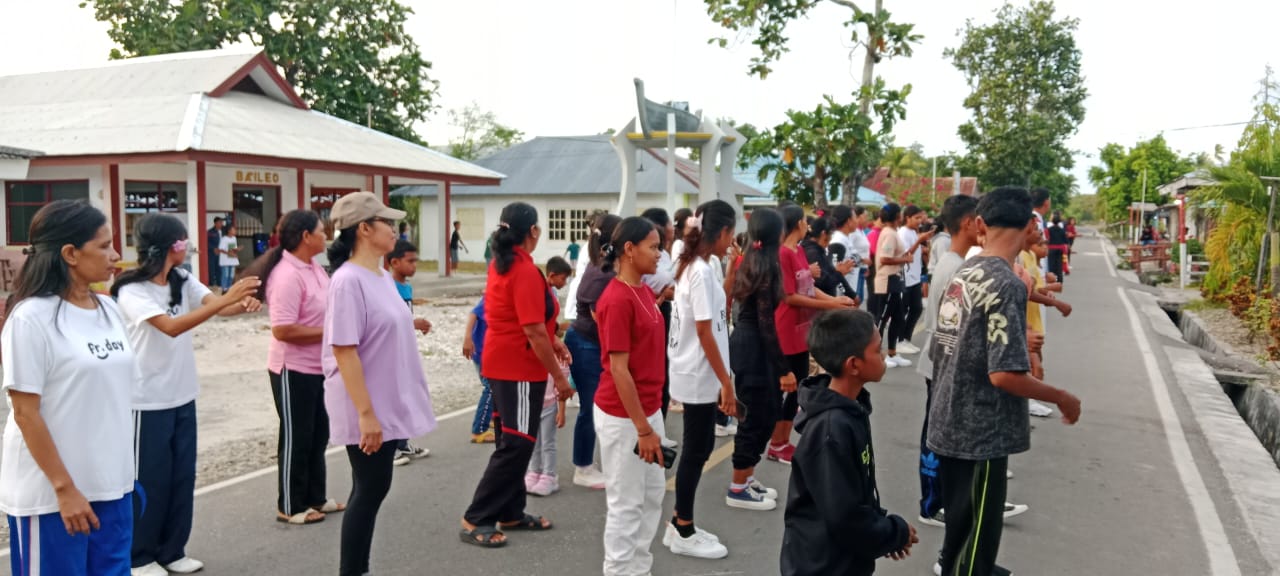 Polsek Babar Timur Bersama Warga Gereja Jalan Santai Meriahkan HUT GPM Ke-89 Tahun 2024