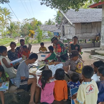 Polisi Berikan Edukasi Kepada Anak-anak dan Pelajar di SBB