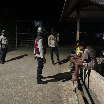 Tingkatkan keamanan, Polsek Wermaktian gelar Patroli KRYD di malam hari