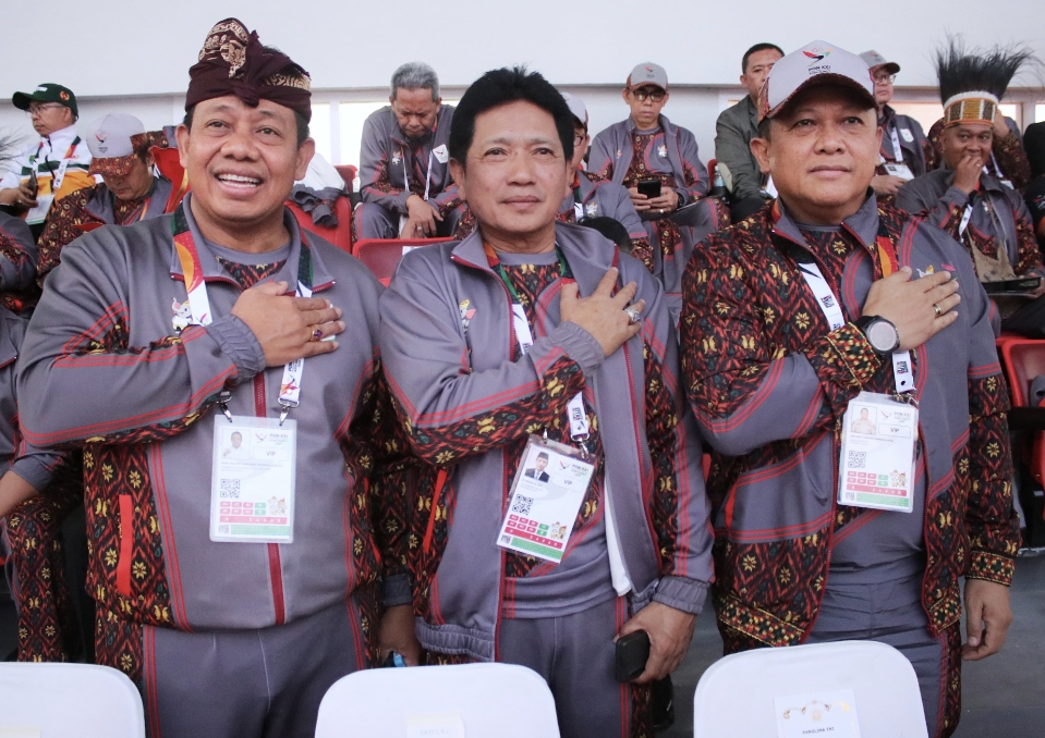 Beri Dukungan kepada Kontingen Maluku Kapolda Hadiri Pembukaan PON XXI yang Dibuka Presiden RI