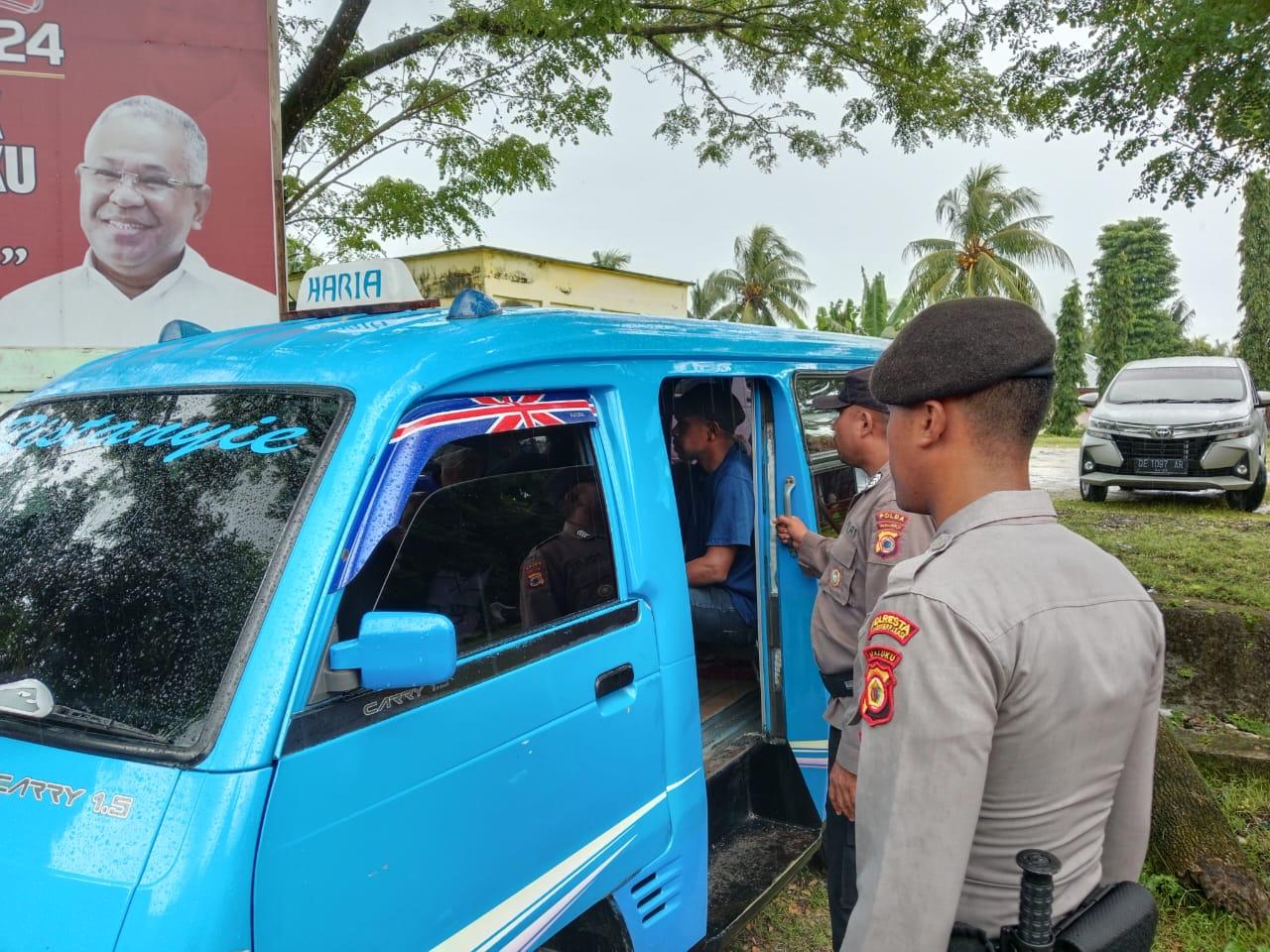 Polsek Saparua Laksanakan Patroli Dialogis dan Berikan Himbauan Kamtibmas Jelang Pilkada Serentak 2024