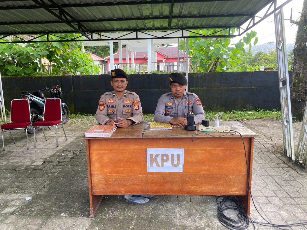 Polres Buru Selatan Lakukan Pengamanan Ketat KPU Jelang Pilkada 2024