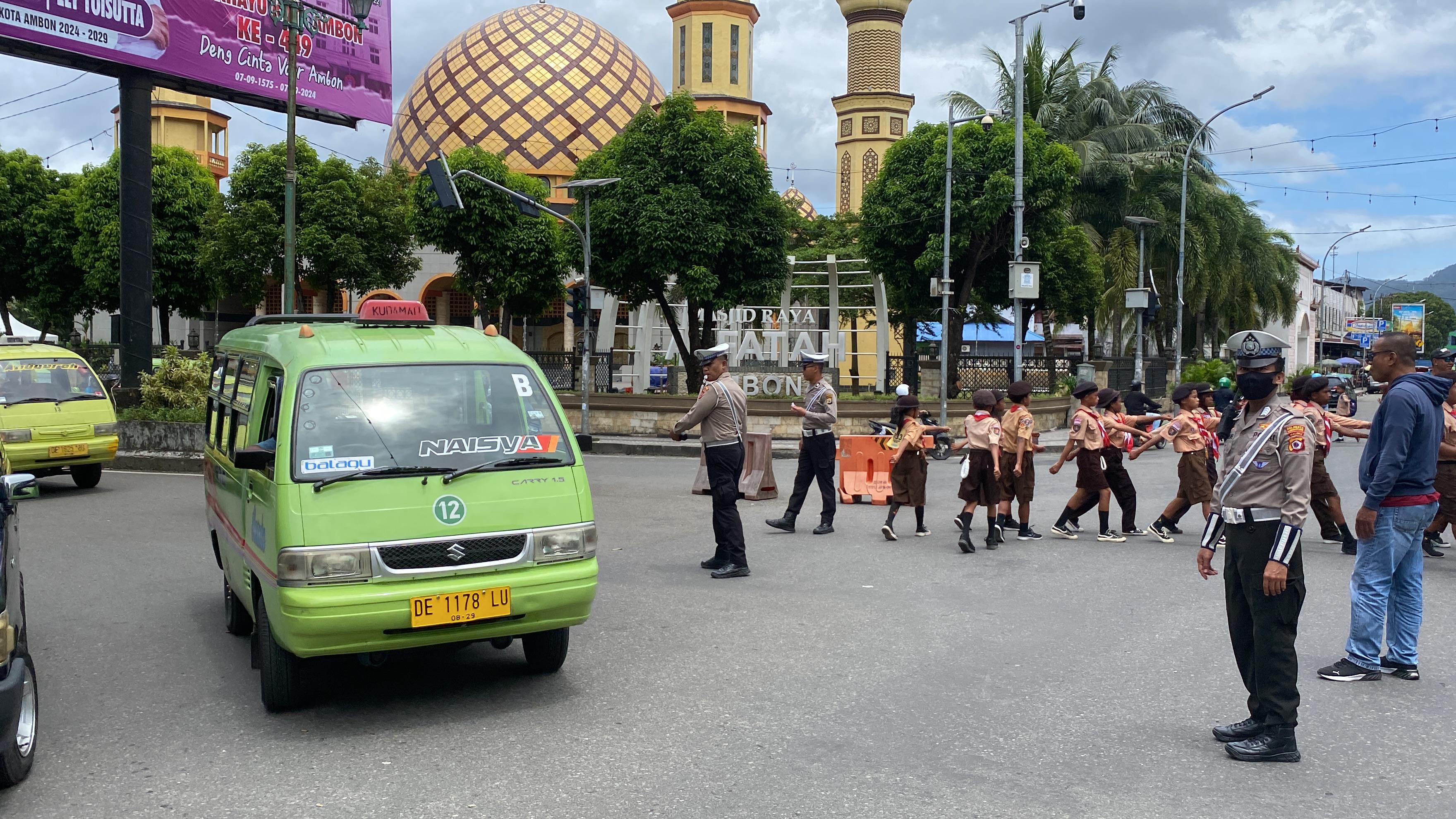 Polresta Ambon Lakukan Pengamanan kegiatan Lomba Gerak Jalan Indah