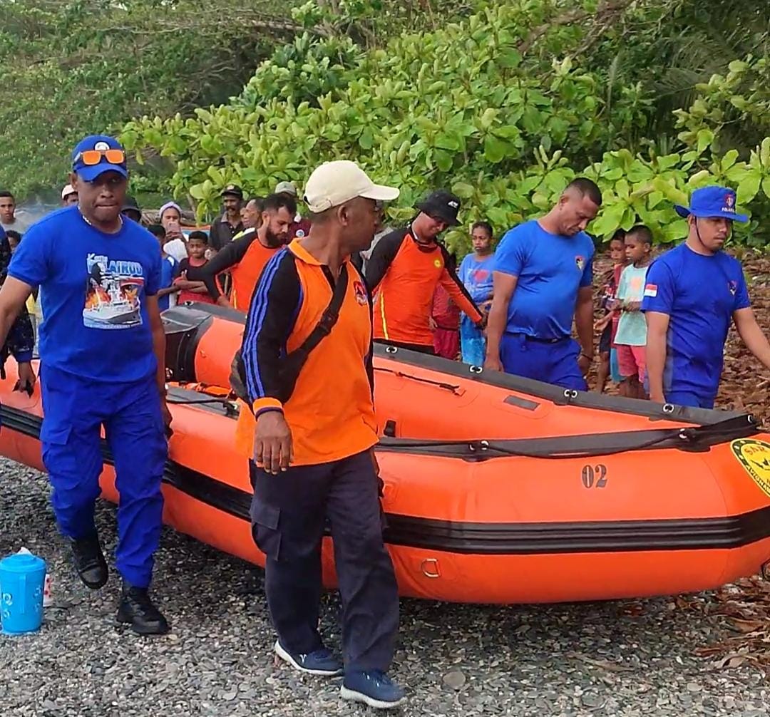 TIM SAR Gabungan cari anak yang hilang terseret ombak di Pantai Negeri Samasuru