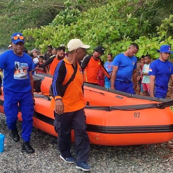 TIM SAR Gabungan cari anak yang hilang terseret ombak di Pantai Negeri Samasuru