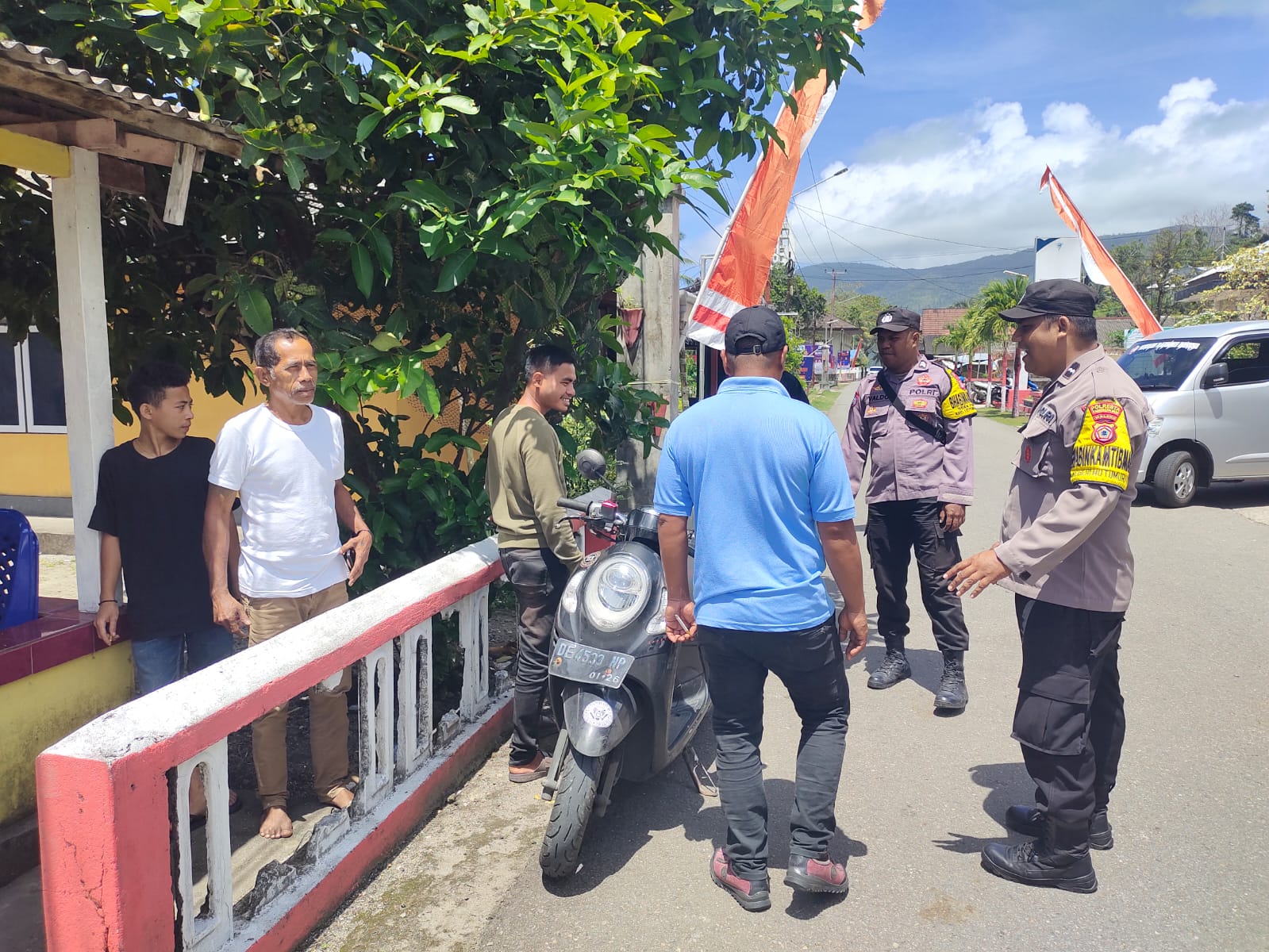 Bhabinkamtibmas Negeri Hutumuri Gelar Penyuluhan Kamtibmas untuk Warga