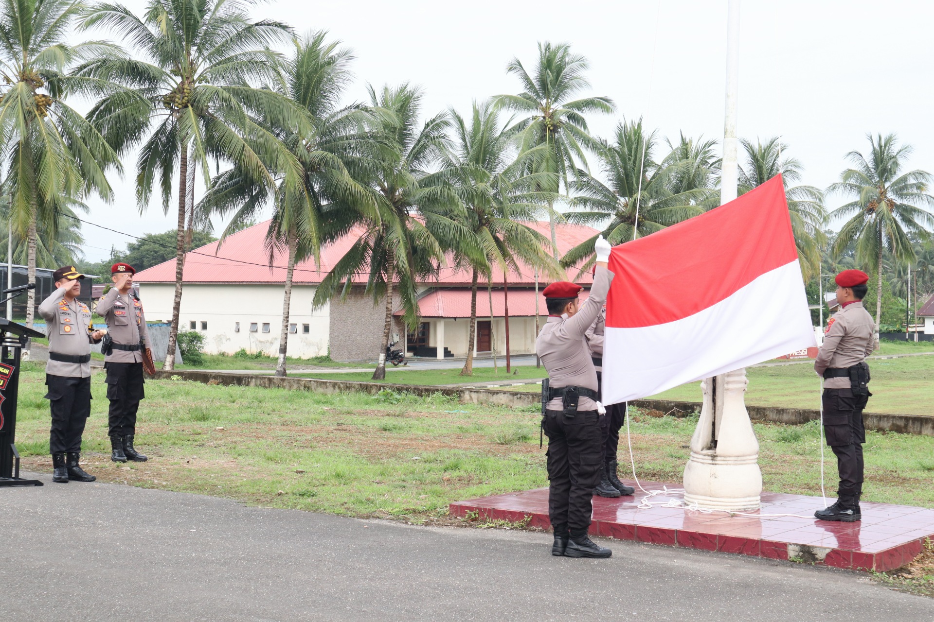 Kembali Polres Malteng Laksanakan Upacara hari Kesadaran Nasional