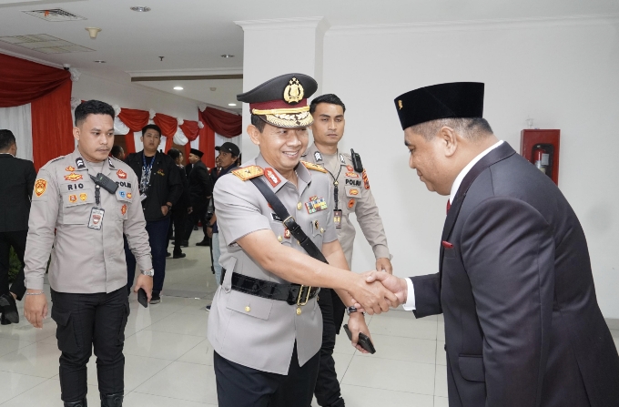 Hadiri Pelantikan Anggota DPRD Maluku 2024 - 2029, Wakapolda: Selamat dan Semoga Amanah