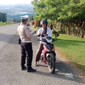 Antisipasi Laka Lantas serta Gangguan Kamtibmas, Anggota Lantas Beri Himbauan