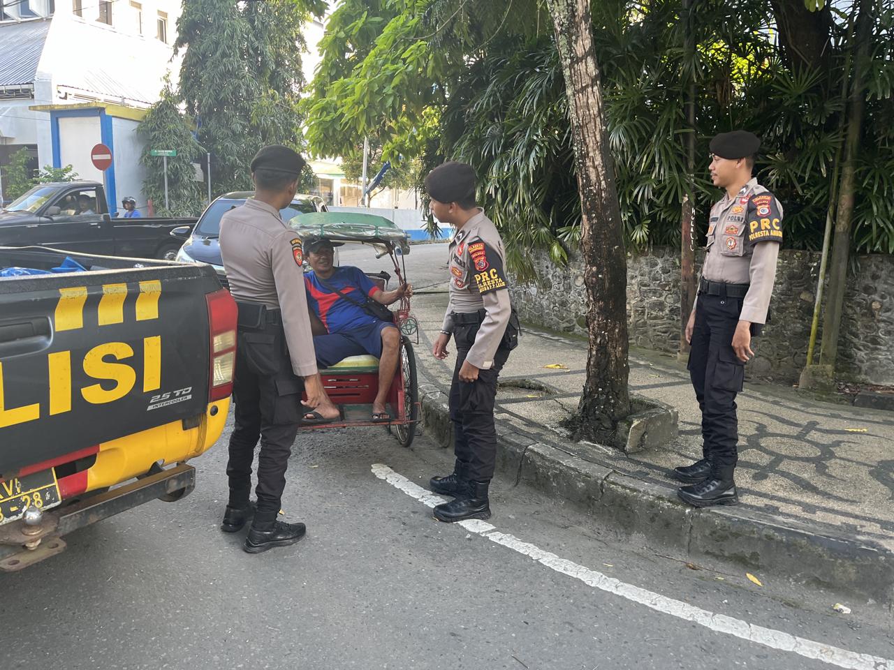 Sat Samapta Polresta Ambon Lakukan Patroli Dialogis Siang Hari untuk Cegah Gangguan Kamtibmas