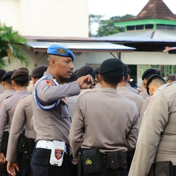 Sie Propam Polresta Ambon Lakukan Pemeriksaan Sikap Tampang Personil