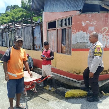 Bhabinkamtibmas Negeri Siri Sori Islam Laksanakan Giat DDS Sekaligus Cooling system Berikan Himbauan Kamtibmas kepada Warga