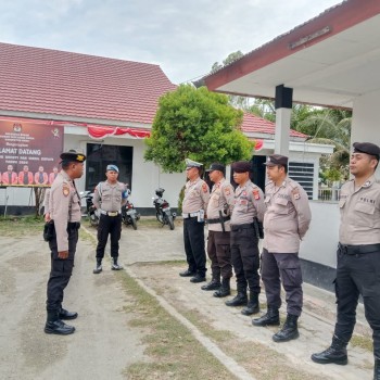 Cek Kekuatan Dan Cegah Terjadinya Pelanggaran Oleh Personil OMP 2024 Polres Buru, Personil Sie Propam Laksanakan Pengawasan Di Lokasi Bertugas