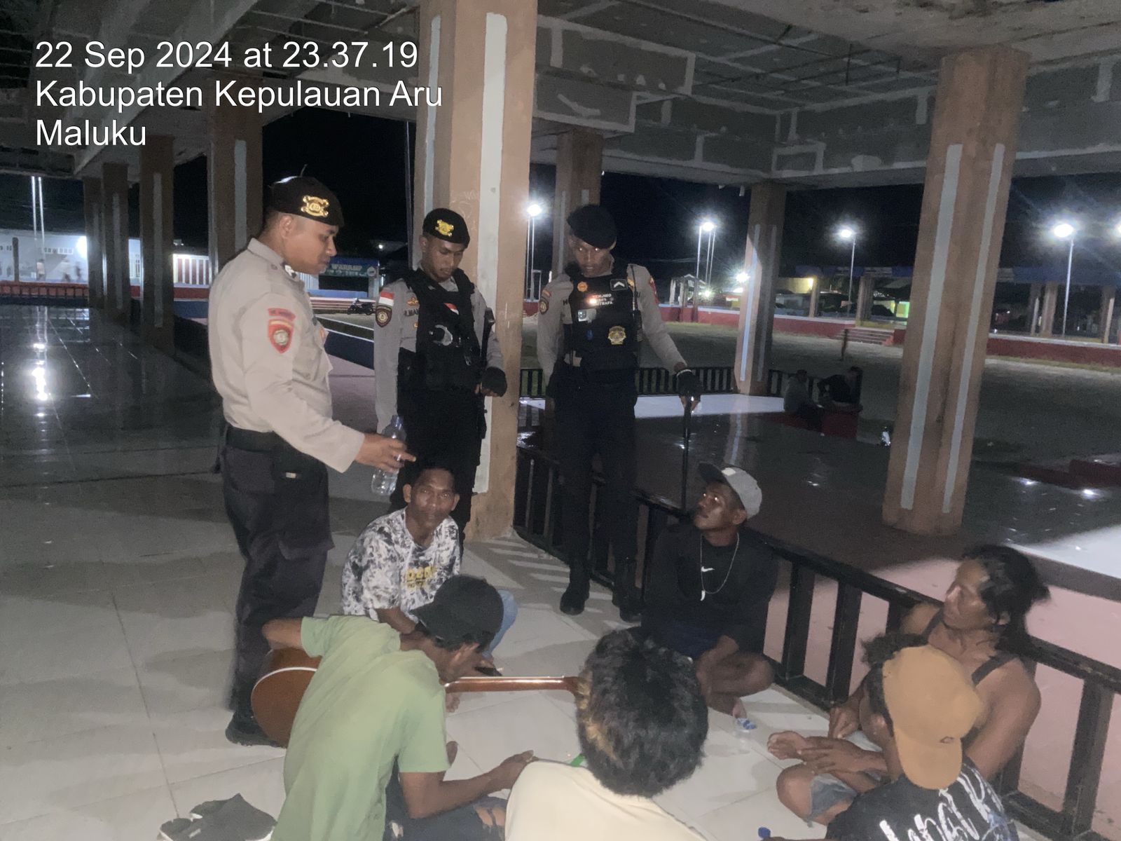 Sat Samapta Polres Kepulauan Aru Rutin Melaksanakan Patroli Malam Dalam Rangka Cooling System Menjelang Pilkada Serentak 2024Sat Samapta