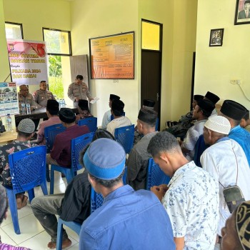 Bersama Masyarakat, Polres SBT Laksanakan Cooling System di Polsek Tutuktolu