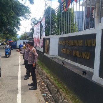 Satgas Preventif Operasi Mantap Praja Salawaku Polresta Ambon Gelar Patroli di Sekitar KPU Provinsi Maluku