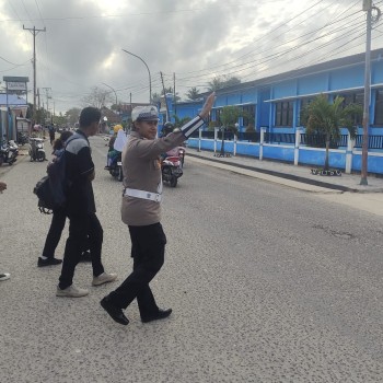 Kembali Personel Sat Lantas Polres Kepulauan Aru Laksanakan Gatur Lalin Serta Berikan Teguran Humanis Pada Pengendara R2.