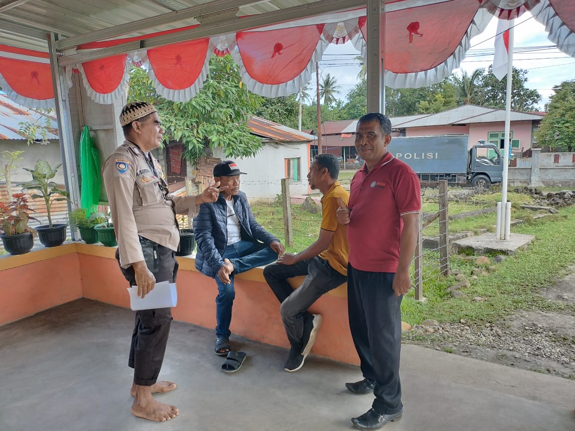 Bhabinkamtibmas Negeri Liang Gelar Jumat Curhat, Jalin Sinergi dengan Warga untuk Kamtibmas Kondusif