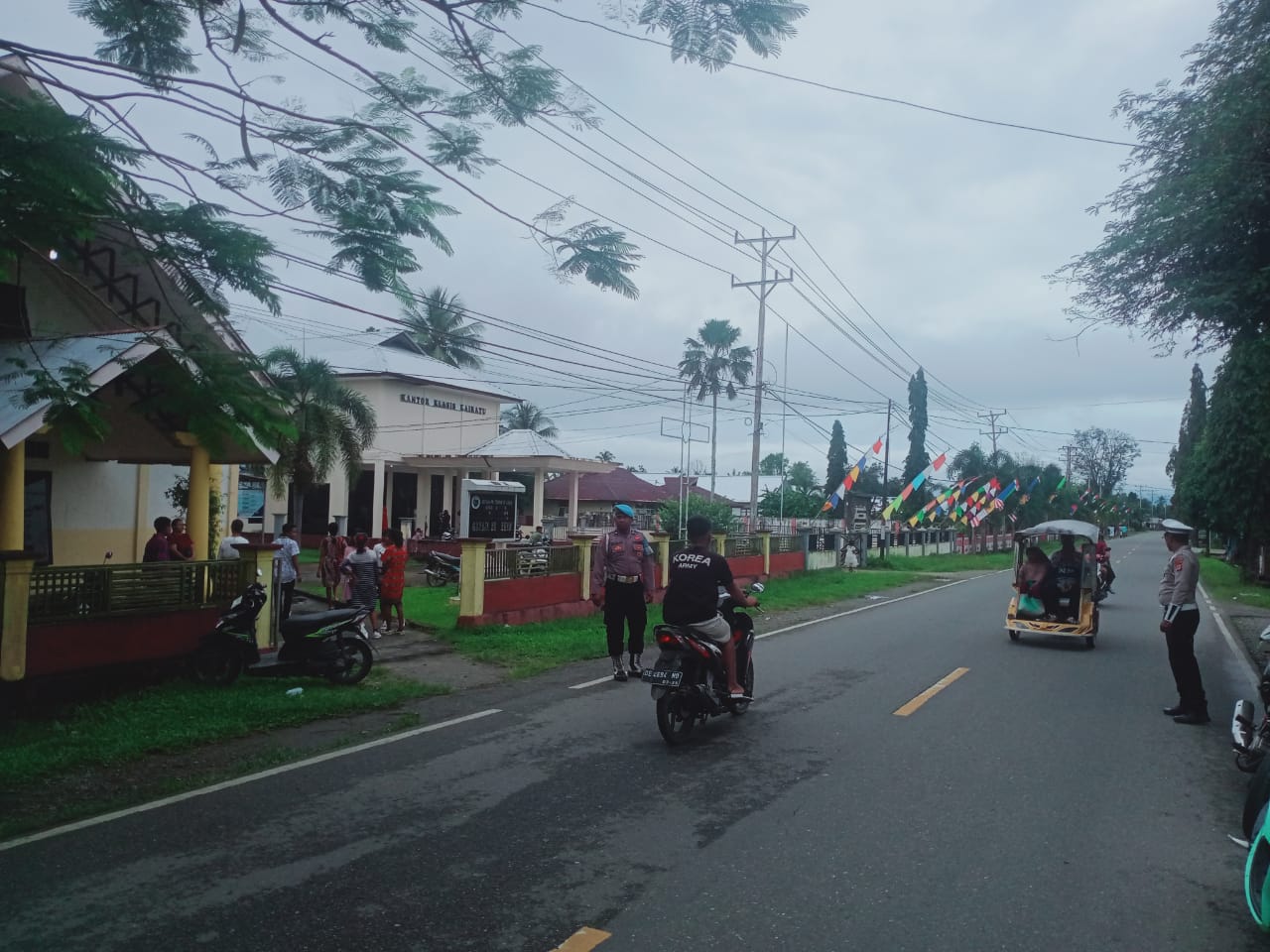 Pastikan Keamanan Di Tempat Ibadah, Polsek Kairatu Tingkatkan Patroli Dan PAM