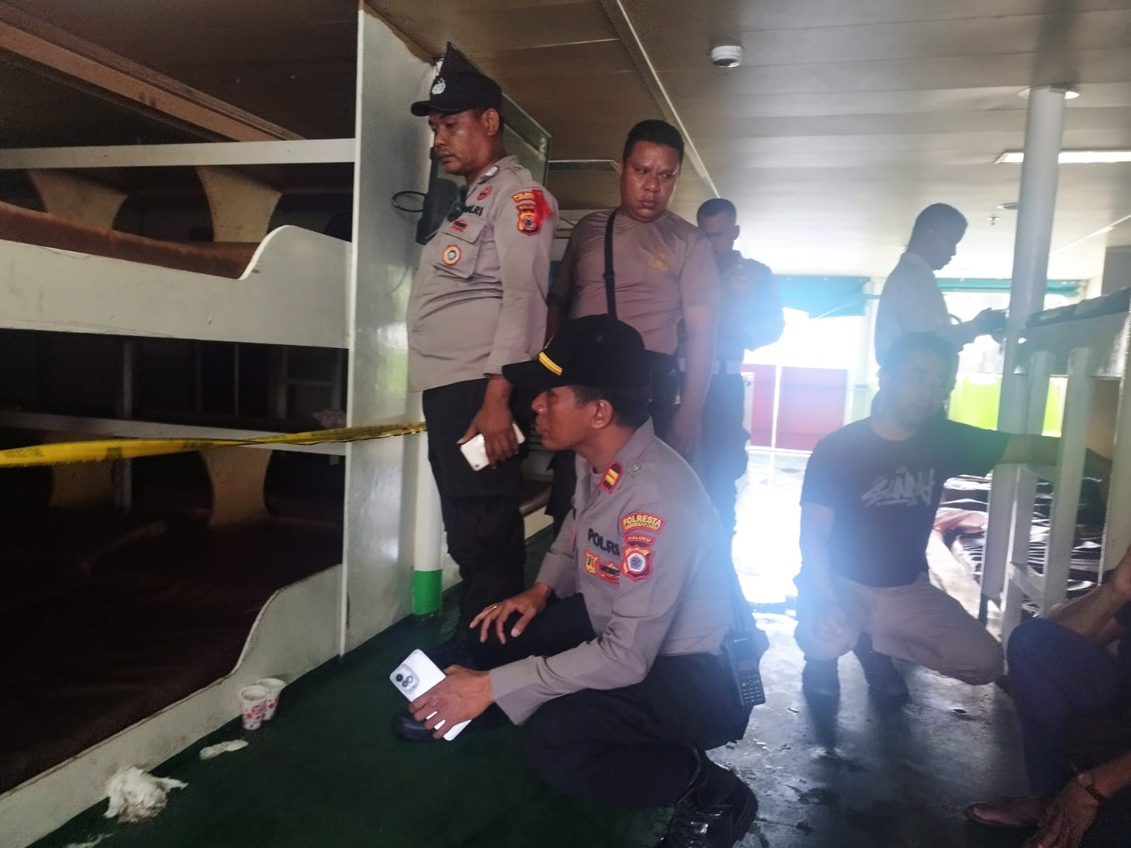 Polsek Baguala Turun TKP Penemuan Mayat di Feri KMP Wayangan