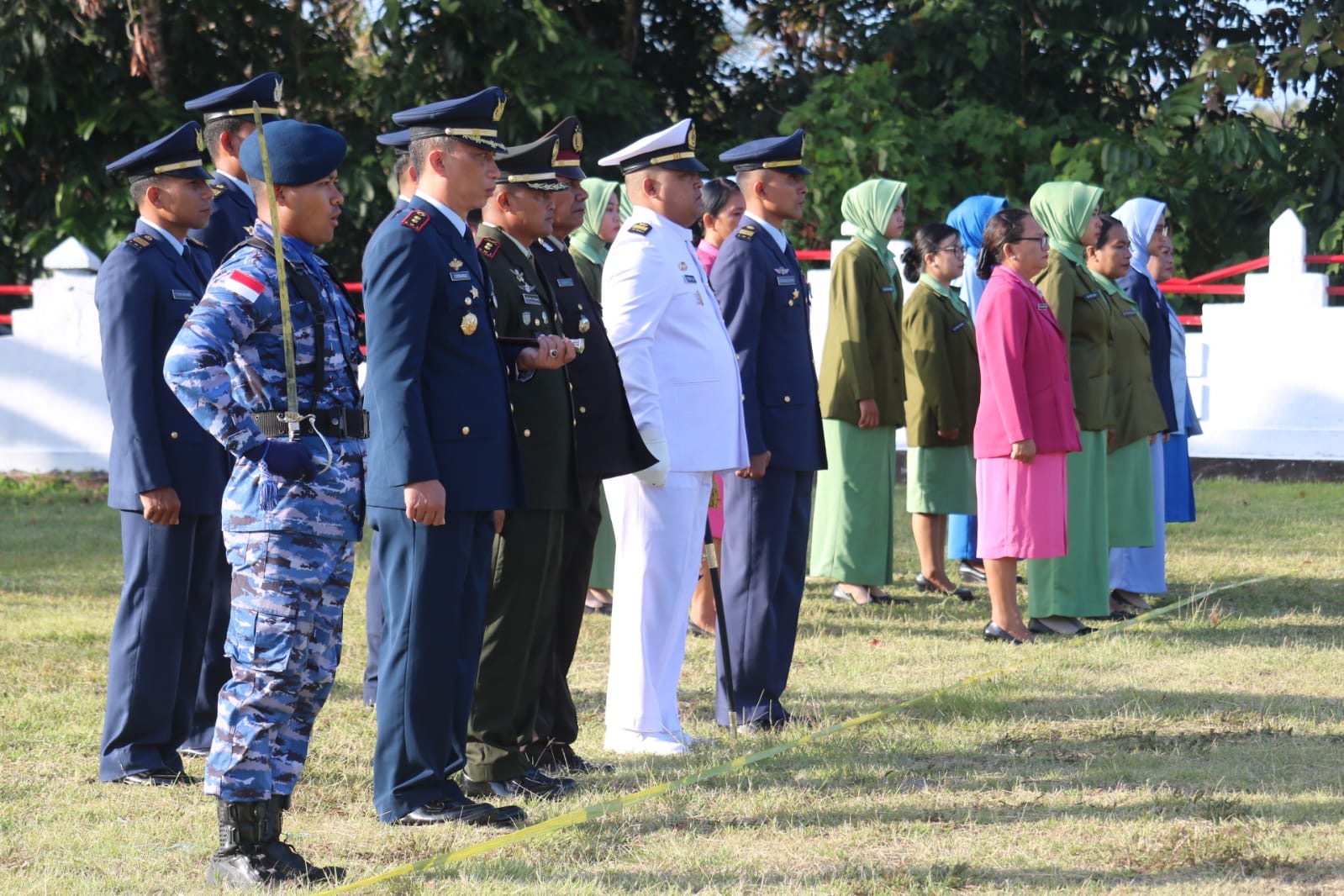 Dalam menyambut HUT TNI ke-79, Kabag Log Polres Kepulauan Tanimbar hadiri Ziarah Nasional