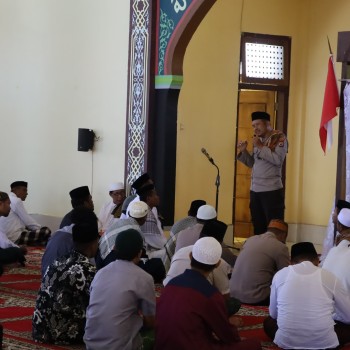 Polres Buru Selatan Gelar Cooling System di Masjid Jami Desa Lektama