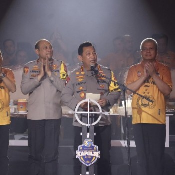 Kapolri Tutup Langsung Turnamen Bola Voli Sekaligus Resmikan Pembangunan Sumur Bor Dan Filtrasi Air Bersih Layak Minum Di Kalimantan Barat