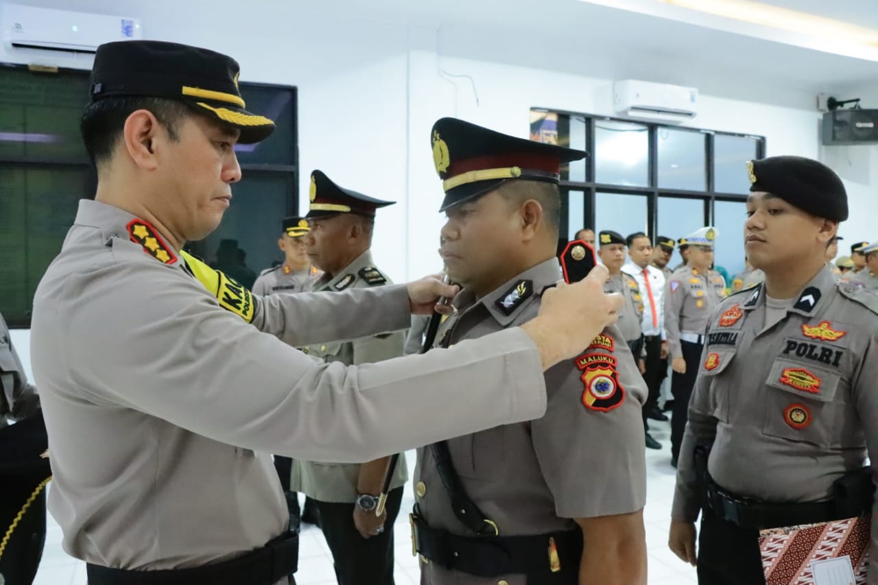 Kapolresta AMbon Pimpin Upacara Sertijab Kapolsek Haruku