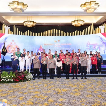 SSDM Polri memberikan Pin Emas sebagai apresiasi kepada atlet-atlet Polri yang baru saja mengukir prestasi di ajang Pekan Olahraga Nasional (PON) XXI Aceh – Sumut.