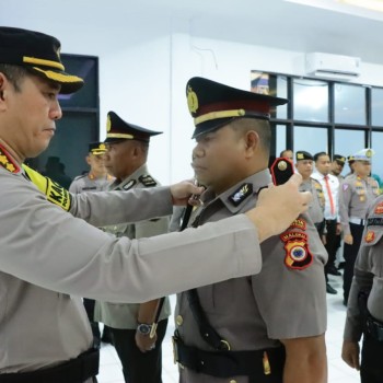 Kapolresta AMbon Pimpin Upacara Sertijab Kapolsek Haruku