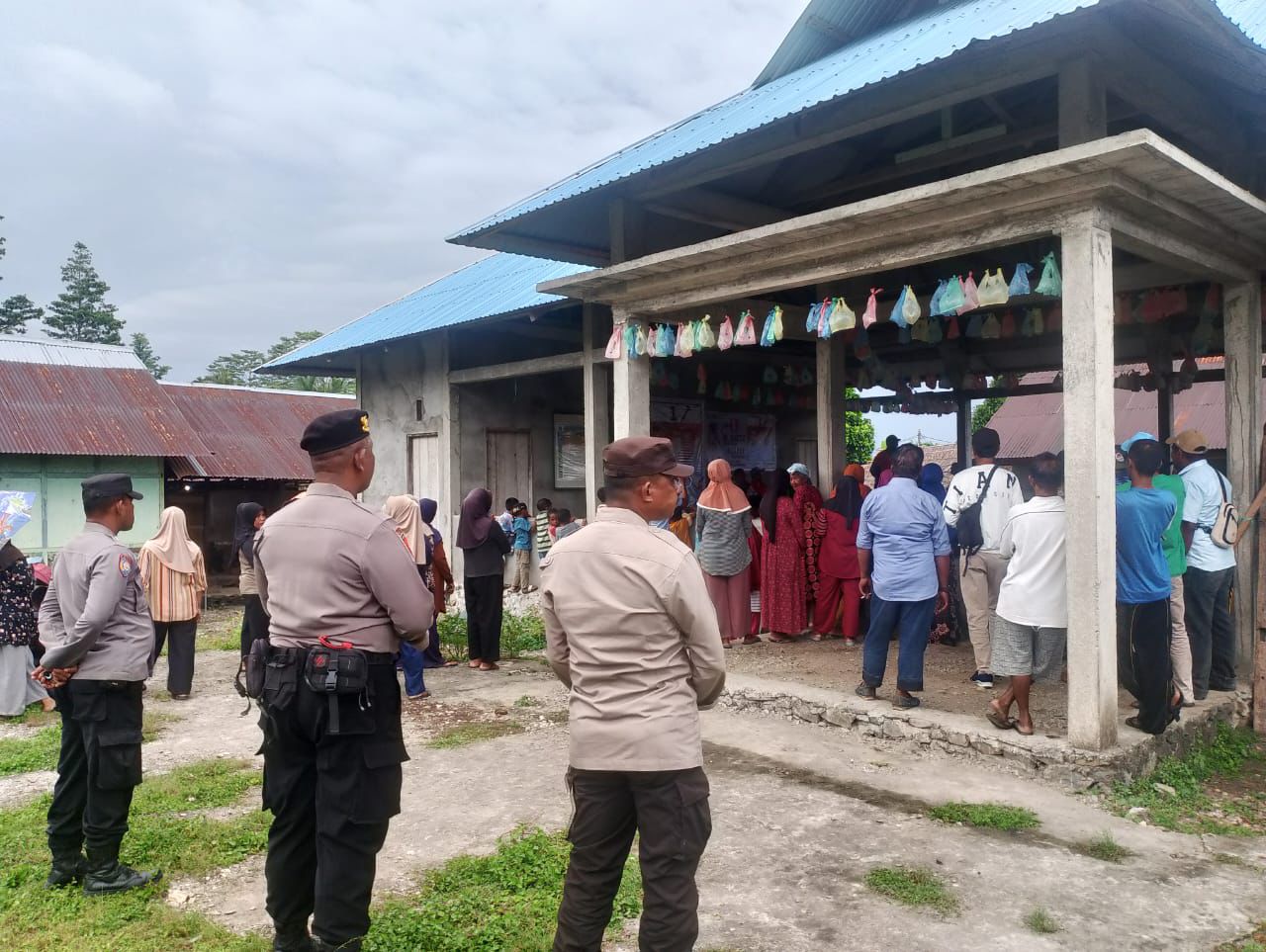 Intensifkan Pengamanan Kampanye Tatap Muka Salah Satu Paslon Bupati Dan Wakil Bupati Oleh Polsek Huamual