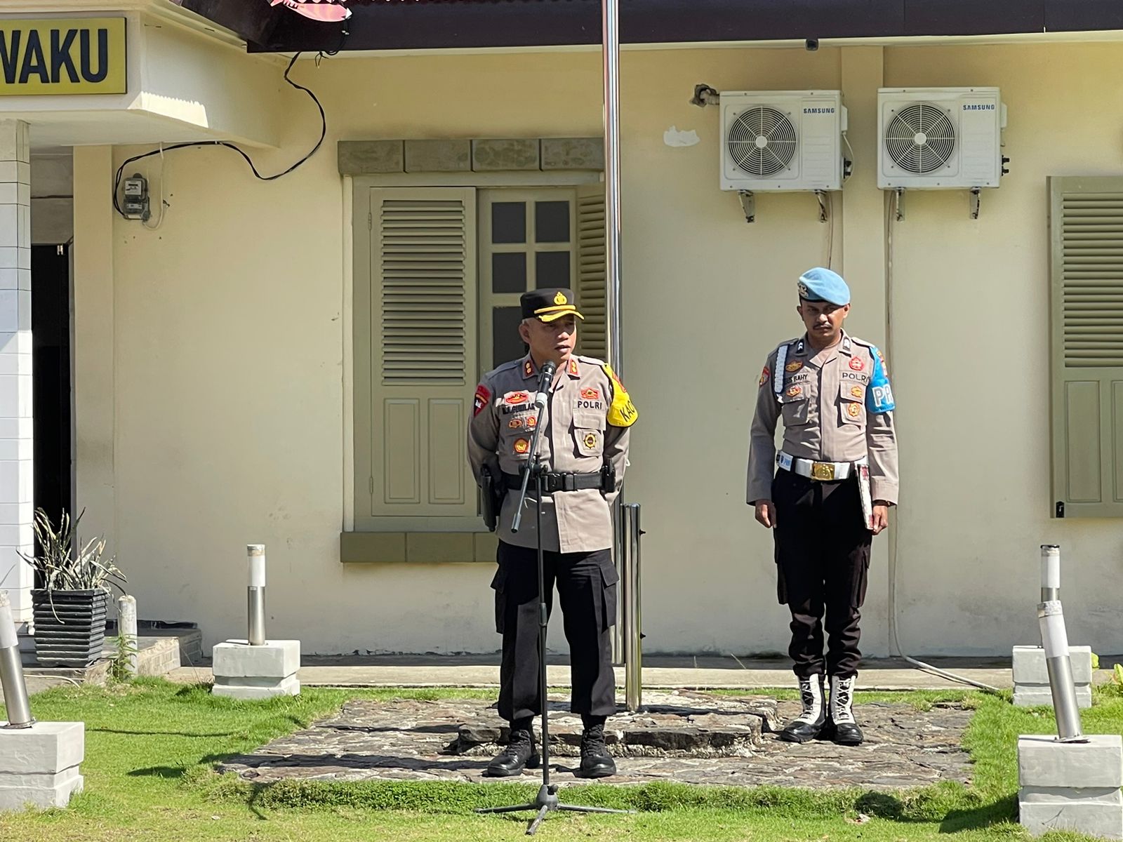 Polres Buru Selatan Gelar Apel Pengamanan Pelantikan Presiden dan Wakil Presiden