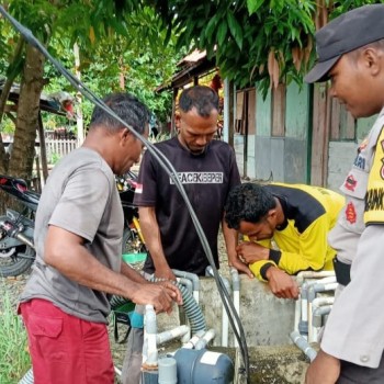 Bhabinkamtibmas Desa Waefusi Laksanakan cooling system