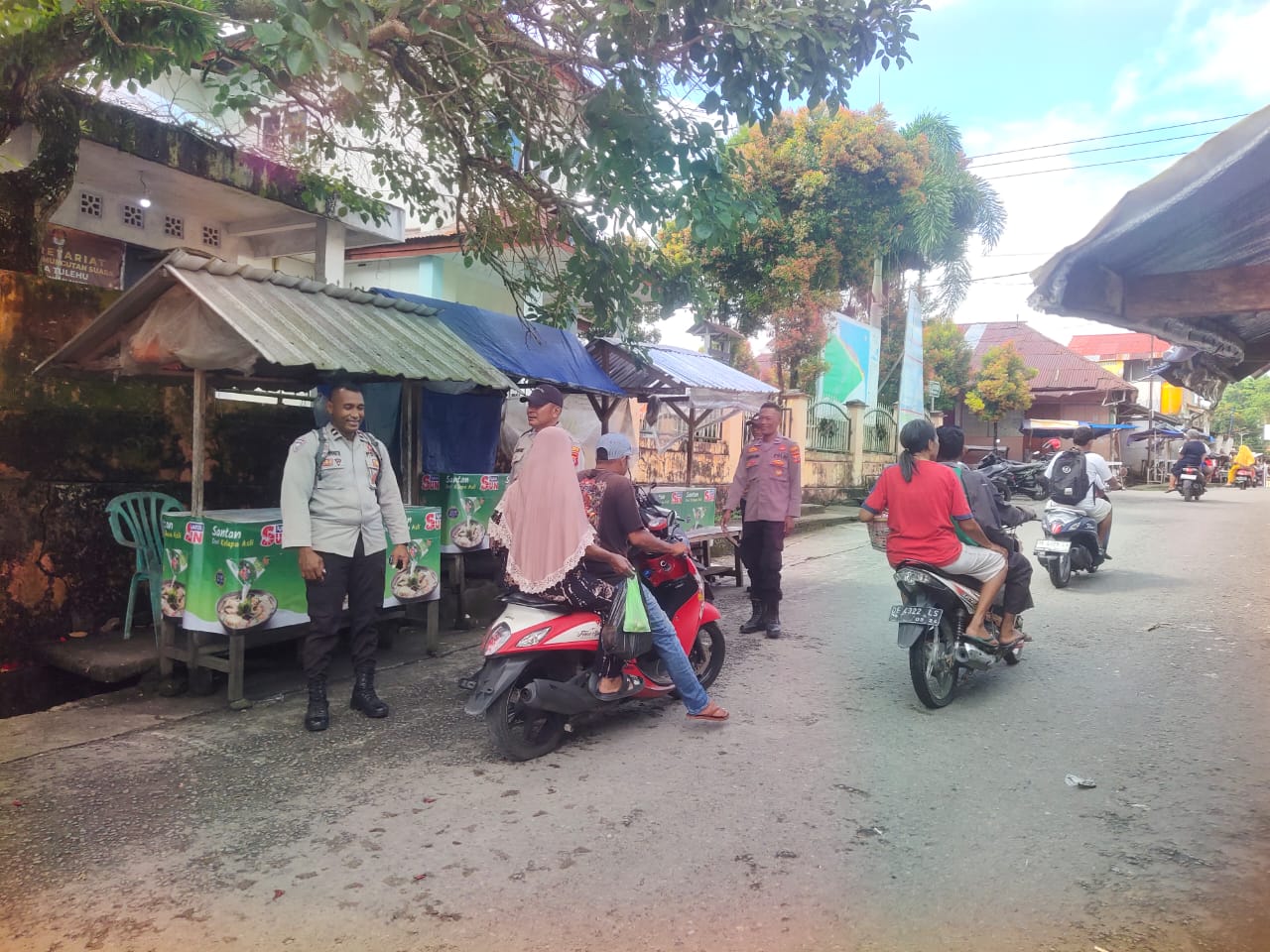 Polsek Salahutu Laksanakan Patroli Dialogis dalam Rangka Cipta Kondisi