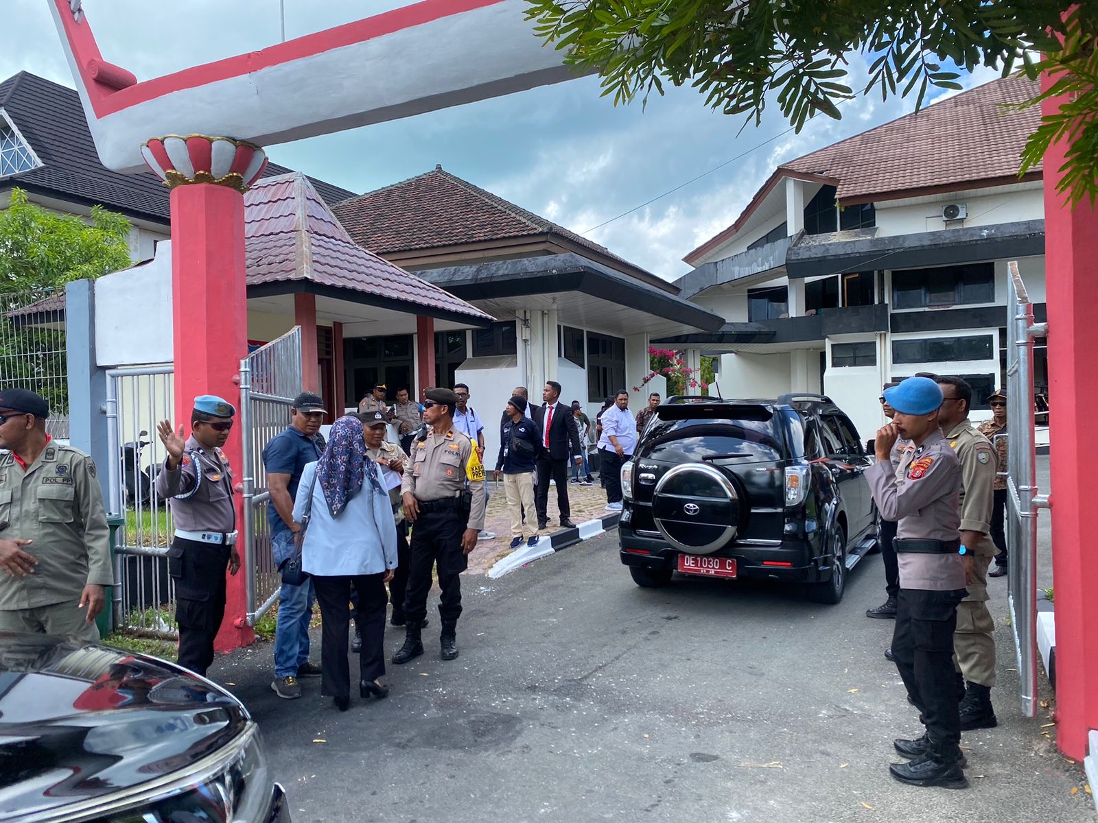 Satgas OMP Salawaku 2024 Polres Malra Melaksanakan Pengamanan Rapat Paripurna DPRD Kab. Malra