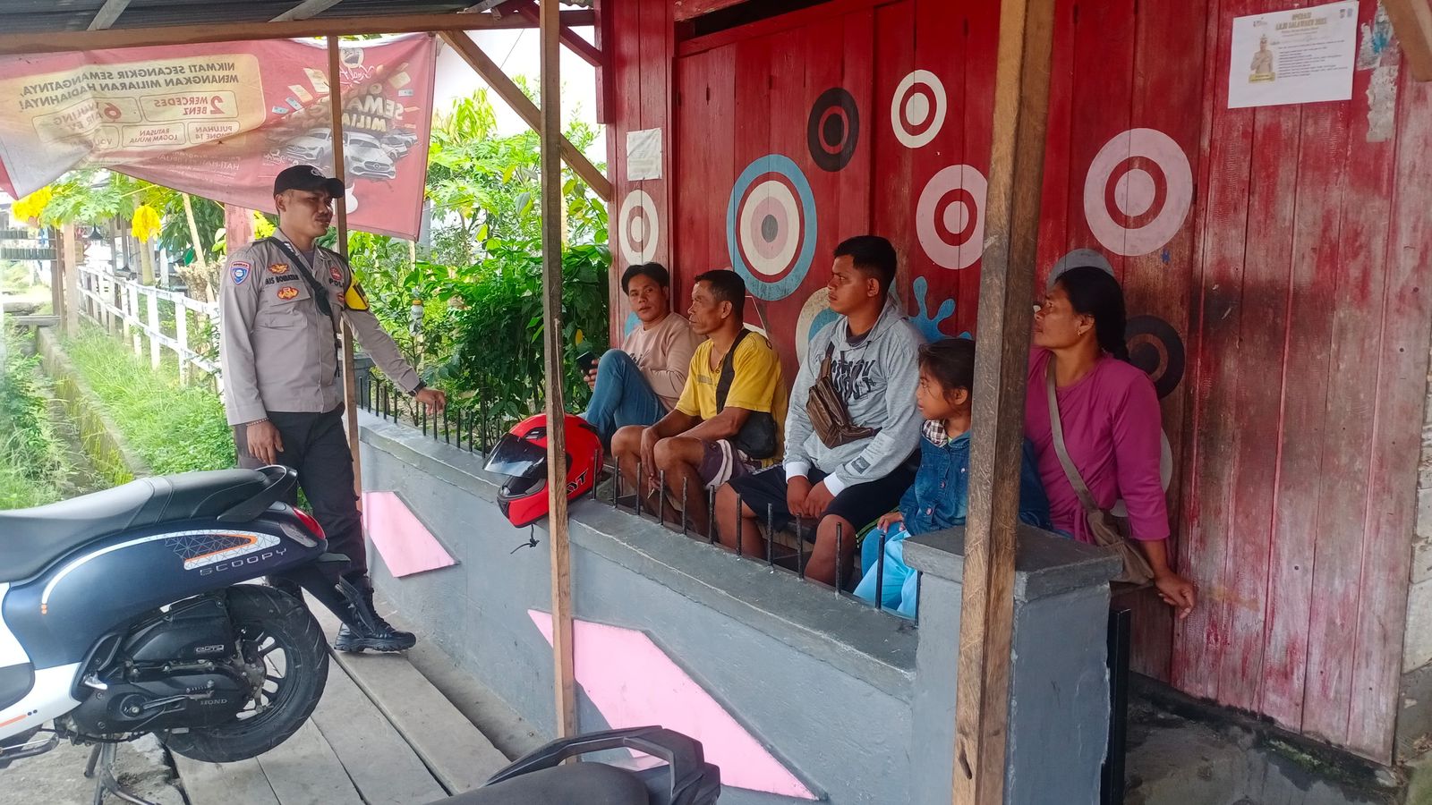 Melalui Sambang Bhabinkamtibmas Ajak Warga Masyarakat Dusun Talaga Wujudkan Kamtibmas Yang Aman Dan Kondusif.