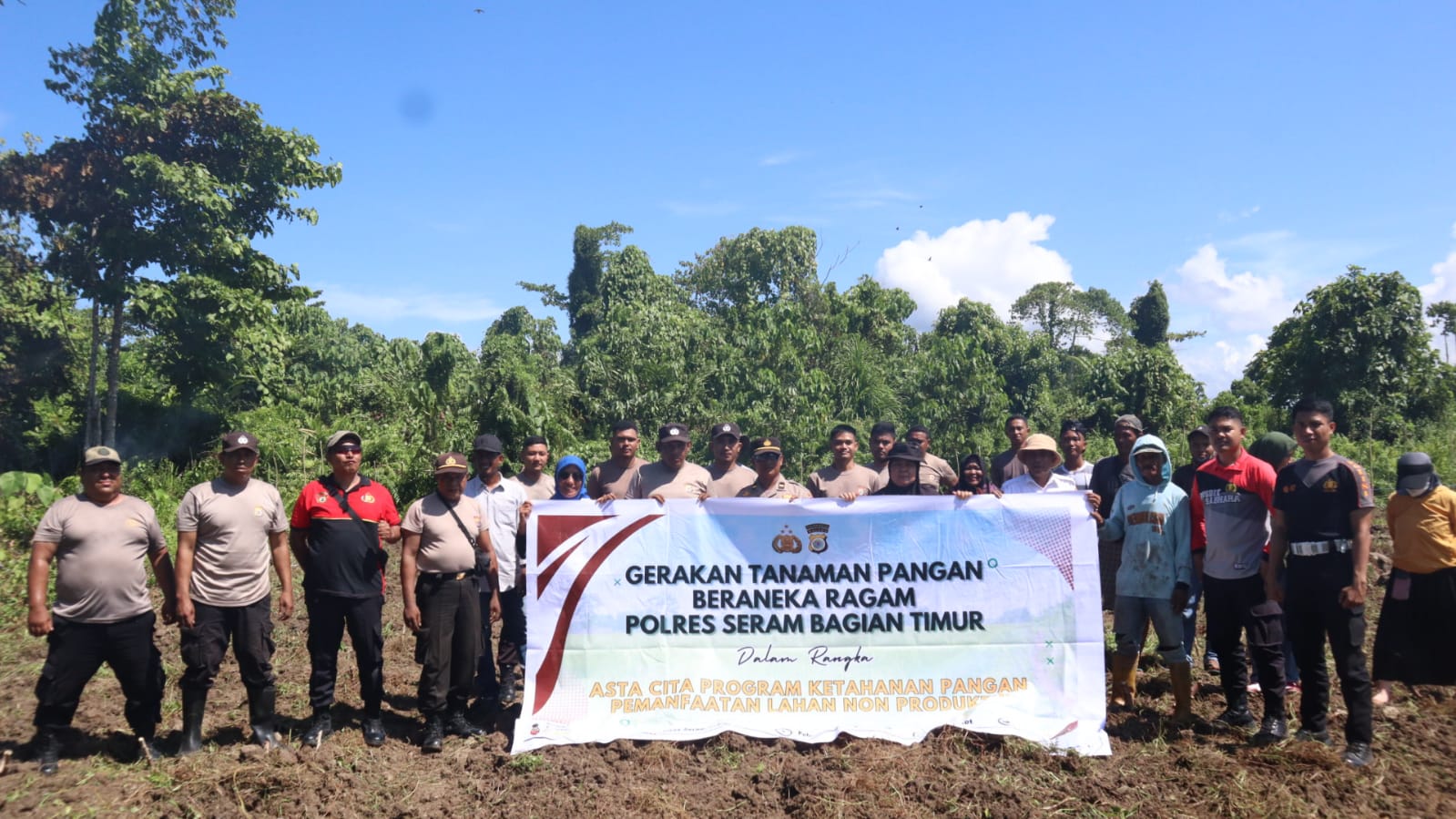 Dukung Program Asta Cita Presiden RI, Polres SBT Tanam Beberapa Tanaman Guna Ketahanan Pangan