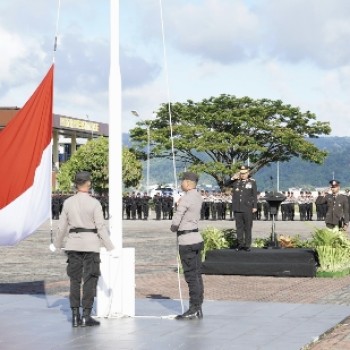 Pimpin Upacara Hari Pahlawan, Wakapolda: Kita Teruskan Perjuangan Wujudkan Indonesia yang Sejahtera, Adil dan Makmur