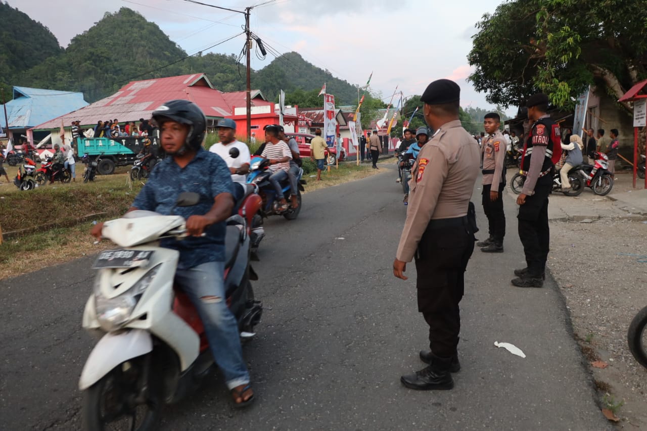 Polres Buru Selatan Amankan Kampanye Calon Bupati dan Wakil Bupati No Urut 03 di Kota Namrole