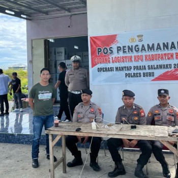 Polres Buru Tingkatkan Pengamanan di Gudang Logistik